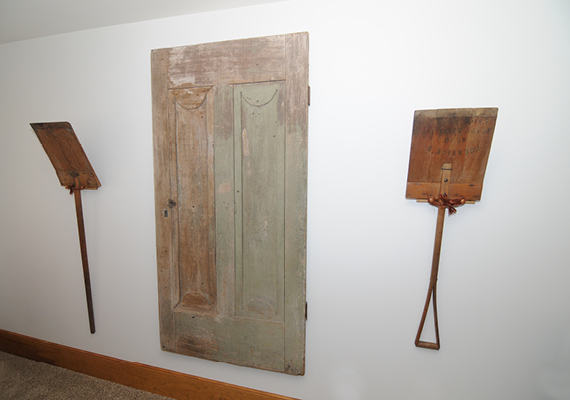 Large 3 bedroom, 2 bath with En suite master, fully stocked kitchen with a bar, full living room, full dining room, great private patio with hot tub, air conditioning and heating, WiFi, iHome, Comcast TV/DVD.